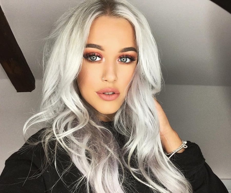 Lottie Tomlinson - Bio, Facts, Family Life of Make-up Artist & Louis