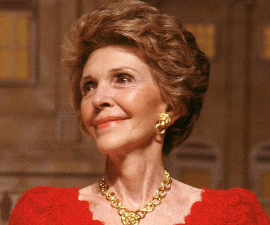 Nancy Reagan Biography - Facts, Childhood, Family & Achievements of