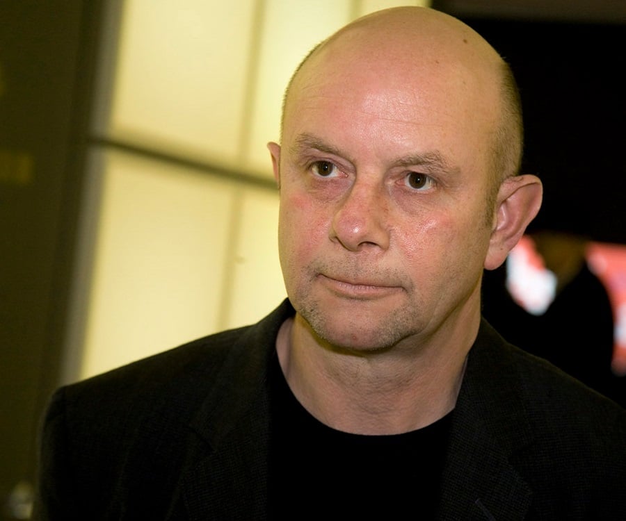 Nick Hornby Biography - Childhood, Life Achievements & Timeline
