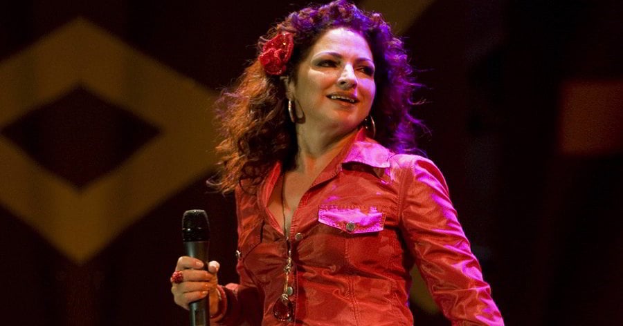 Gloria Estefan Biography - Childhood, Life Achievements & Timeline