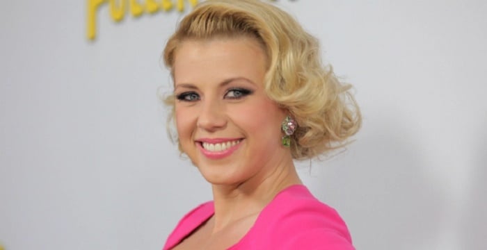 Jodie Sweetin Biography - Facts, Childhood, Family &amp; Achievements of