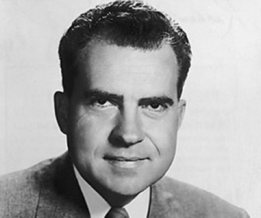 Richard Nixon Biography - Childhood, Life Achievements & Timeline