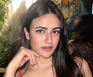 Aahna Sharma Aahna Sharma