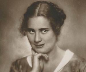 Agnes Straub Agnes Straub