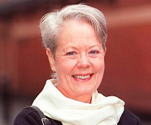 Annette Crosbie Annette Crosbie