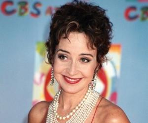 Annie Potts