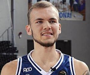 Arnas Velička Arnas Velička