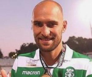 Bas Dost Bas Dost