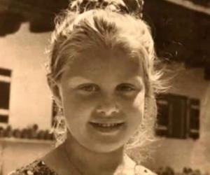 Bernile Nienau Bernile Nienau
