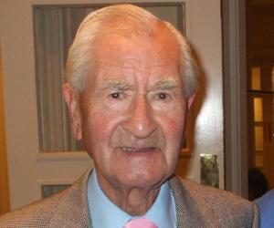 Bill Pertwee Bill Pertwee