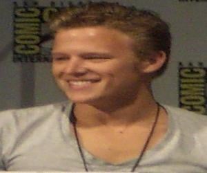 Christopher Egan Christopher Egan