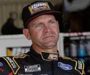 Clint Bowyer Clint Bowyer