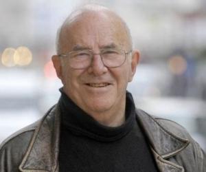 Clive James Clive James