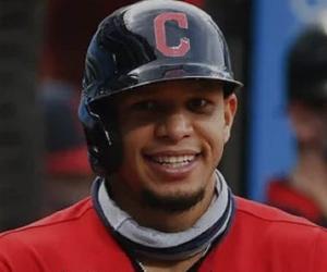 César Hernández César Hernández