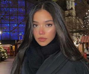 Dina Denoire Dina Denoire