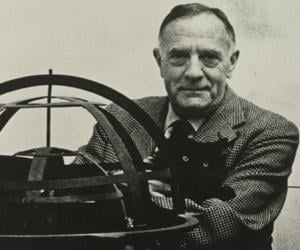 Edwin Powell Hubble Biography - Childhood, Facts & Family Life of