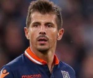 Emre Belözoğlu Emre Belözoğlu