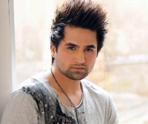 Falak Shabir Falak Shabir