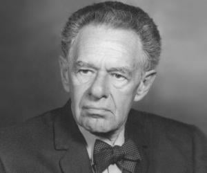 Fritz Albert Lipmann Fritz Albert Lipmann