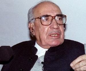 Ghulam Ishaq Khan Ghulam Ishaq Khan