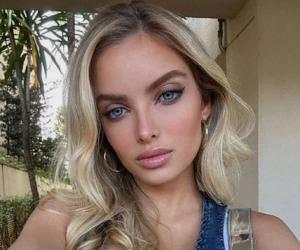 Giovanna Chaves Giovanna Chaves