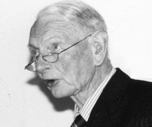 Grahame Clark Grahame Clark