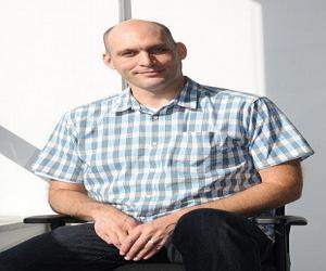 Greg Kroah-Hartman Greg Kroah-Hartman