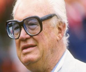 Harry Caray Biography - Childhood, Life Achievements & Timeline