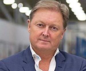 Henrik Fisker Henrik Fisker