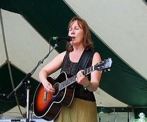 Iris DeMent Iris DeMent