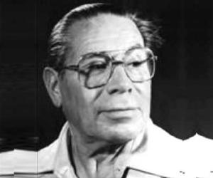 Isaac Felipe Azofeifa Isaac Felipe Azofeifa