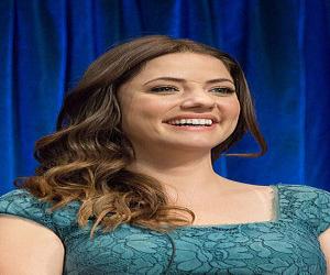 Julie Gonzalo Julie Gonzalo
