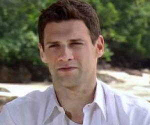 Justin Bartha Justin Bartha