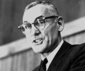 Kingsley Davis Kingsley Davis