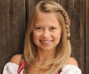 Laura Kamhuber Laura Kamhuber