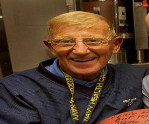 Lou Holtz Lou Holtz