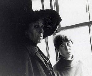 Louise Nevelson Louise Nevelson