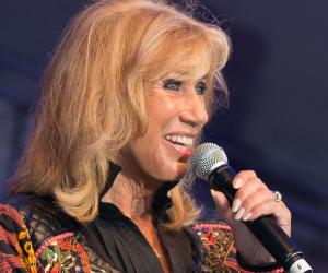 Maggie MacNeal Maggie MacNeal