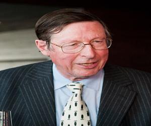 Max Hastings Max Hastings