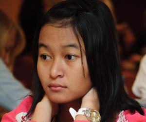 Medina Warda Aulia Medina Warda Aulia