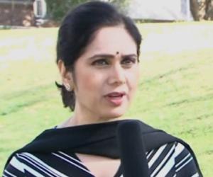 Meenakshi Seshadri Meenakshi Seshadri