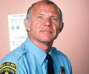 Michael Conrad Michael Conrad