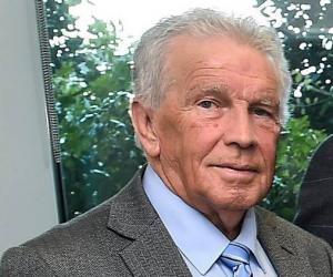 Michael John Giles Michael John Giles