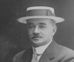 Milton S. Hershey Biography - Childhood, Life Achievements & Timeline