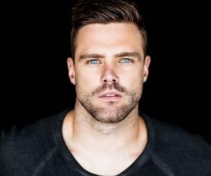 Nick Youngquest Nick Youngquest