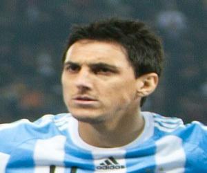 Nicolás Burdisso Nicolás Burdisso