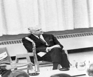 Paul Hellyer Paul Hellyer