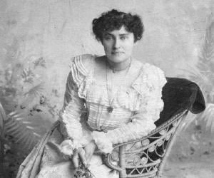 Pauline Johnson Pauline Johnson