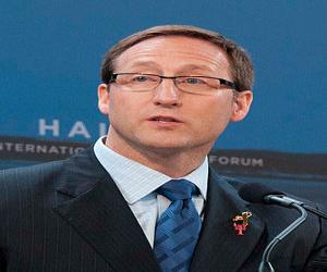 Peter MacKay Peter MacKay