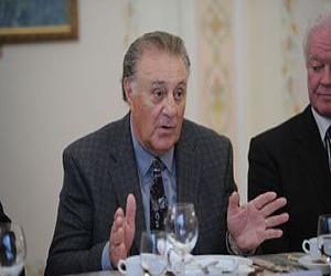 Phil Esposito Phil Esposito